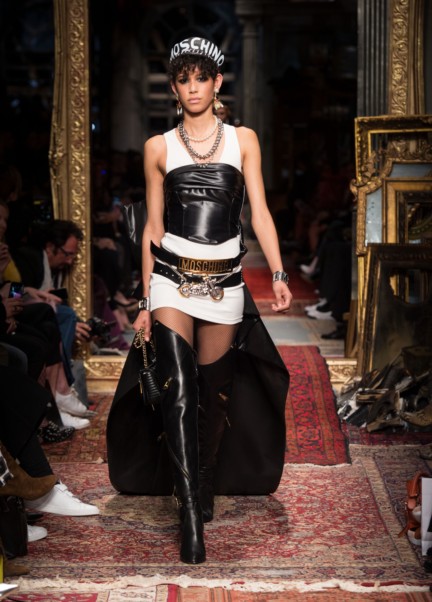 moschino-milan-fashion-week-aw-16-33