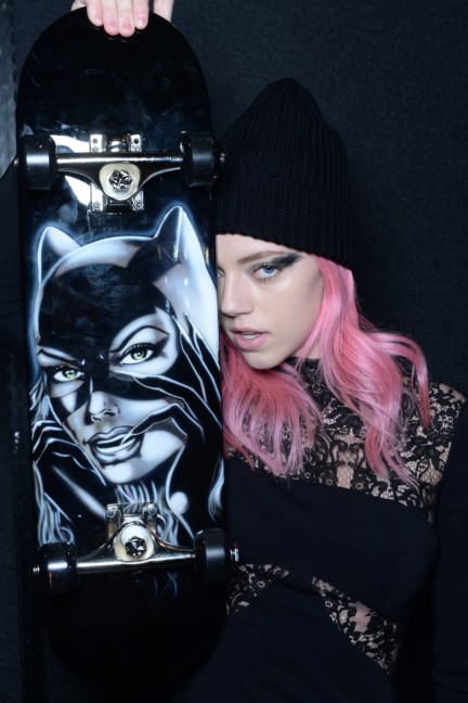 philipp-plein-aw1617-women_s-fashion-show-backstage-sgp-40