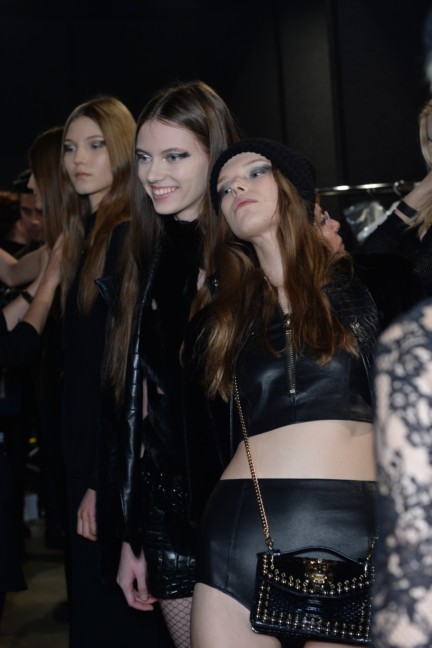 philipp-plein-aw1617-women_s-fashion-show-backstage-sgp-64