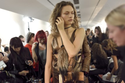 tods_italian_handmade_fw17_backstage_10