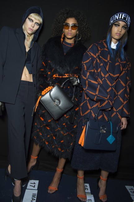 aw17-versacefashion-028
