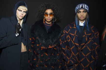 aw17-versacefashion-031