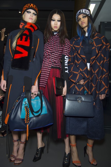aw17-versacefashion-037