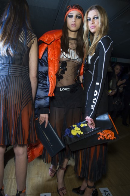 aw17-versacefashion-091