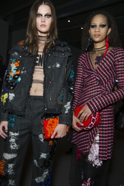 aw17-versacefashion-110