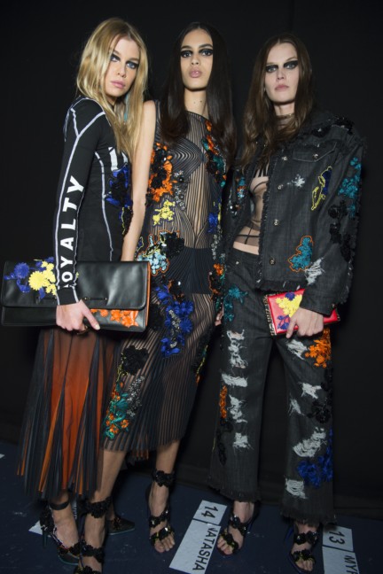 aw17-versacefashion-156