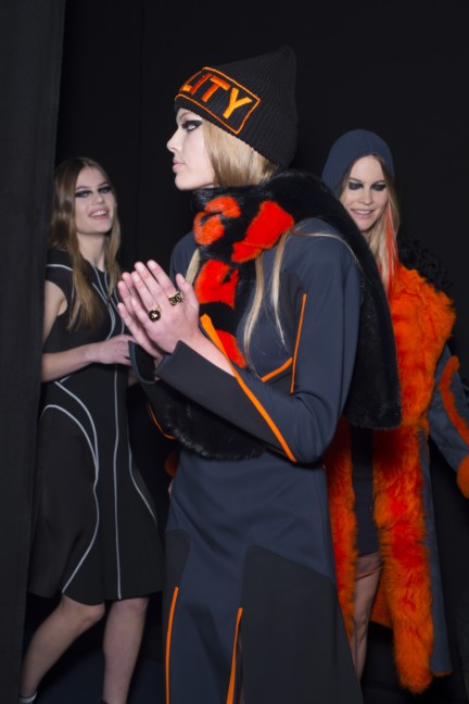 aw17-versacefashion-253