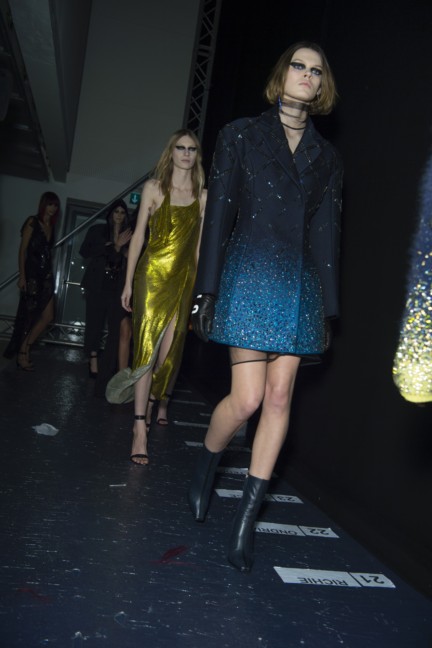 aw17-versacefashion-274