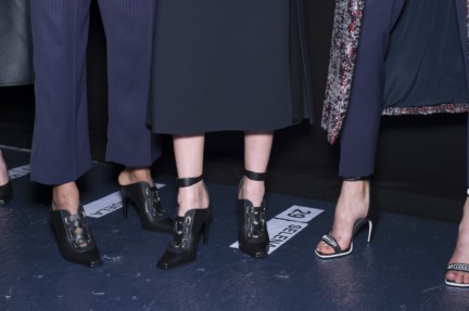 aw17-versacefashiondetail-001