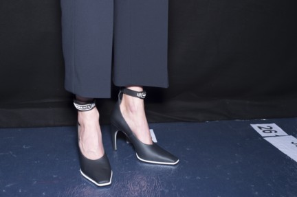 aw17-versacefashiondetail-004