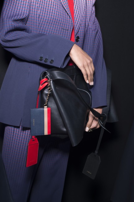 aw17-versacefashiondetail-016