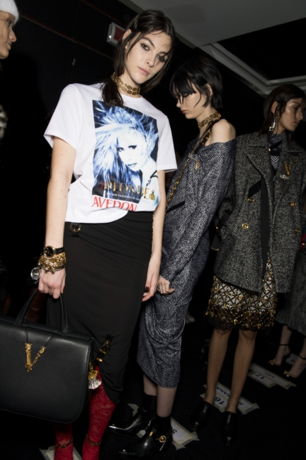 aw19b1-versace-001