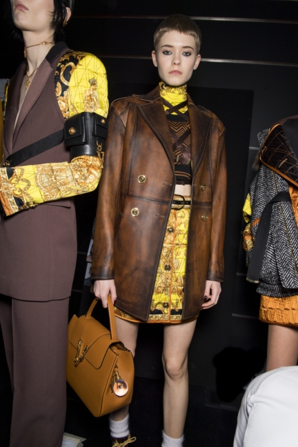 aw19b1-versace-006