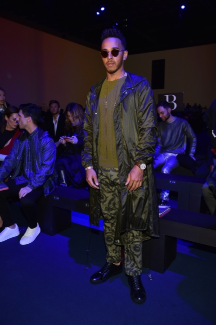 versace_fw17_lewis-hamilton_1
