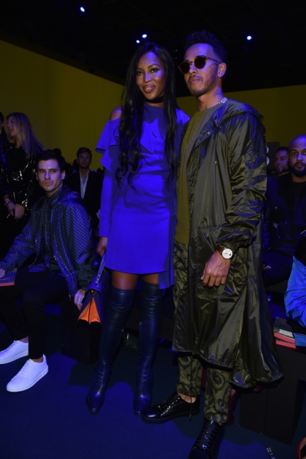 versace_fw17_naomi-campbell-lewis-hamilton_1