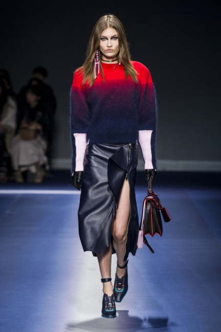versace_women_fw17-23