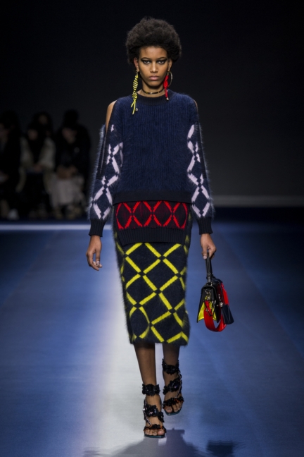 versace_women_fw17-30