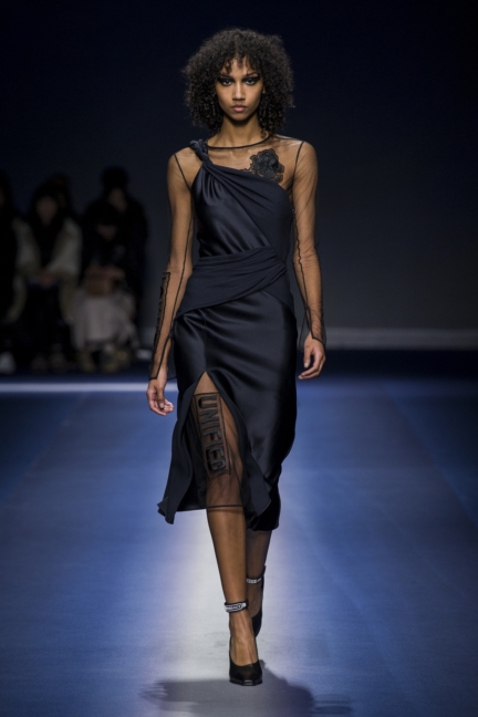 versace_women_fw17-34