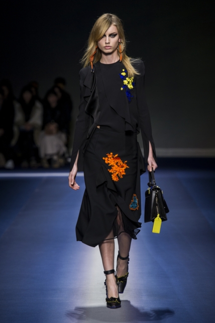 versace_women_fw17-37