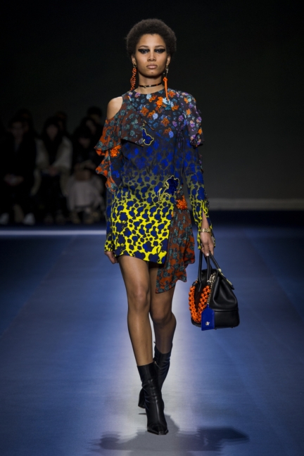 versace_women_fw17-38