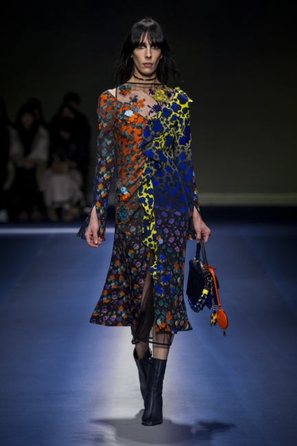versace_women_fw17-39