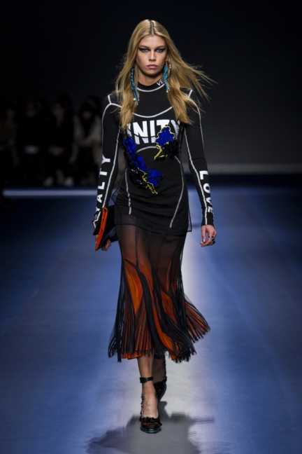 versace_women_fw17-43