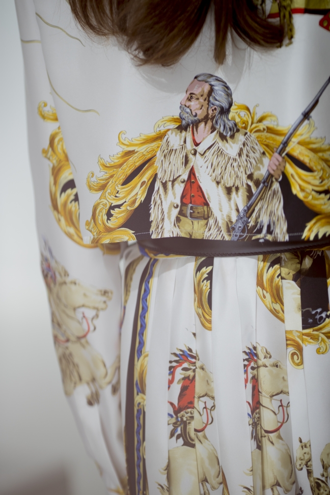 versace_women_ss18_backstage_kevin-tachman-4