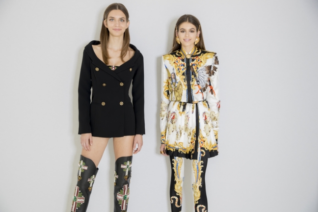 versace_women_ss18_backstage_kevin-tachman-47