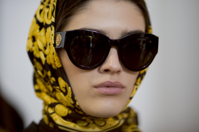 versace_women_ss18_backstage_kevin-tachman-53