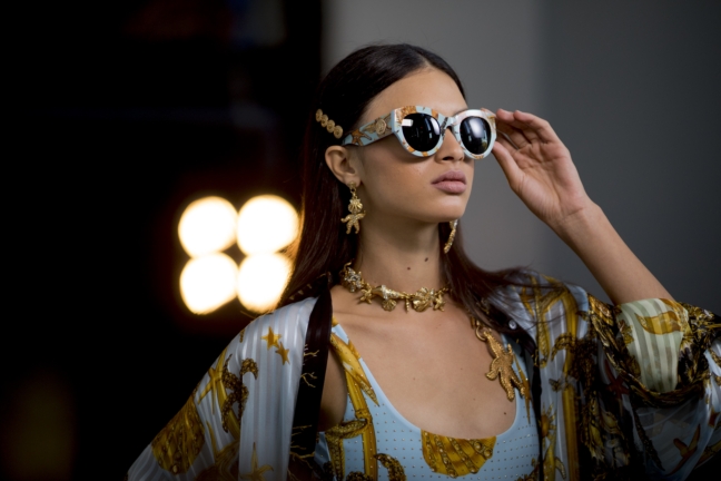 versace_women_ss18_backstage_kevin-tachman-54