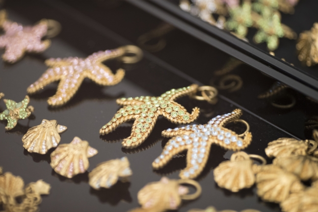 versace_women_ss18_backstage_kevin-tachman-8