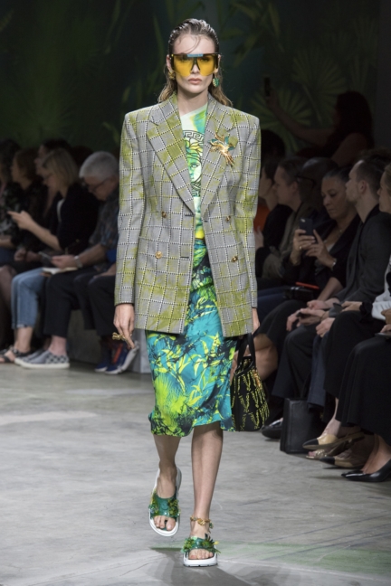 versace-ss20_look-19