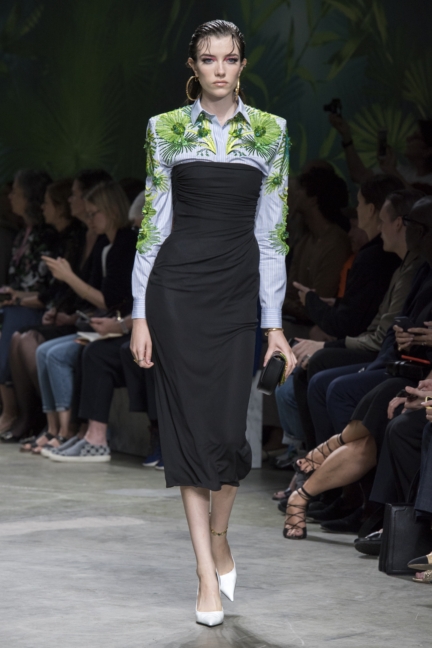 versace-ss20_look-22