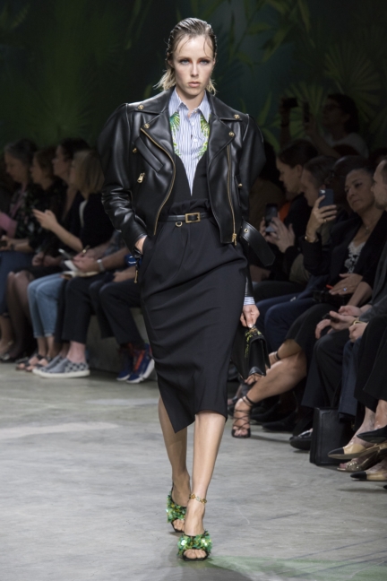 versace-ss20_look-23
