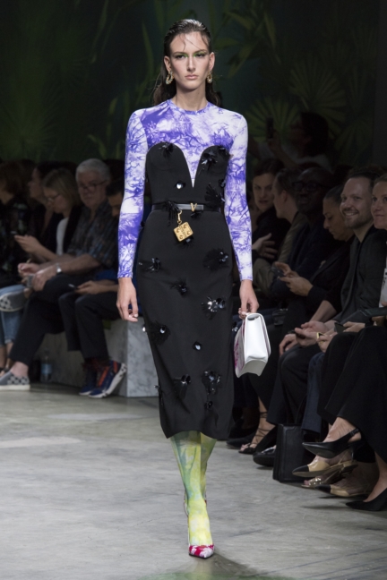 versace-ss20_look-30
