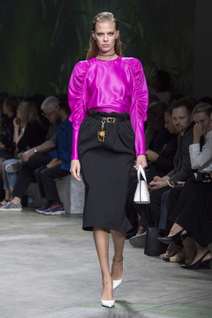 versace-ss20_look-39