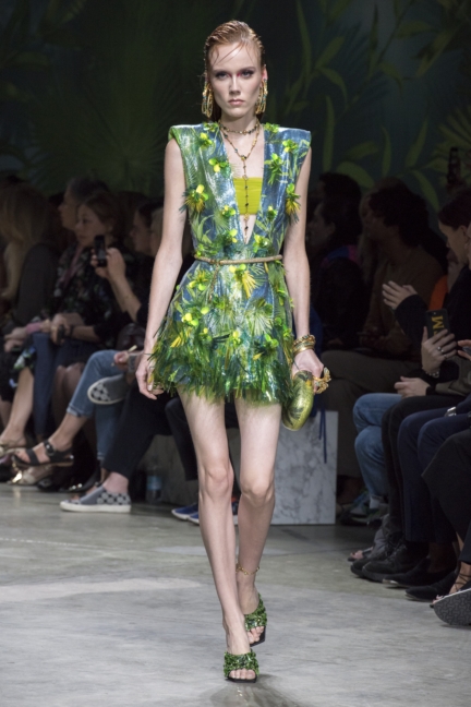 versace-ss20_look-49