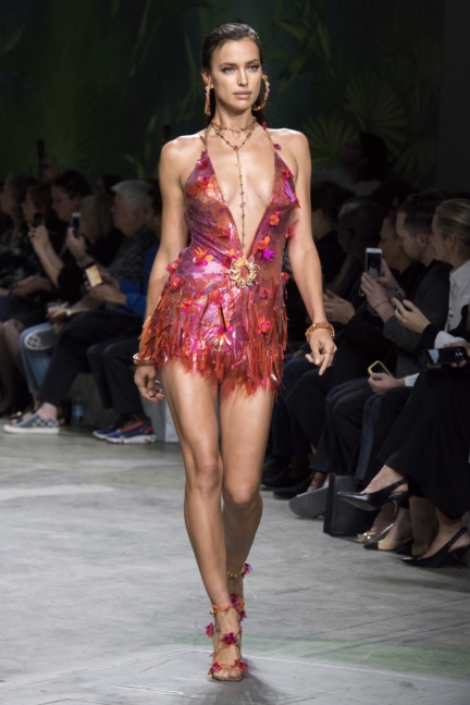 versace-ss20_look-59