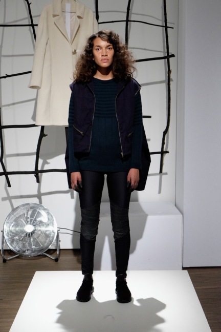 ss-2017_fashion-week-berlin_de_0007_nathini-van-der-meer_66596