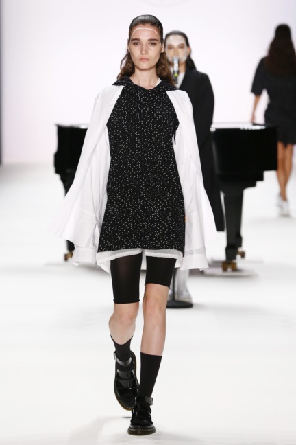 ss-2017_fashion-week-berlin_de_0009_odeur_65386