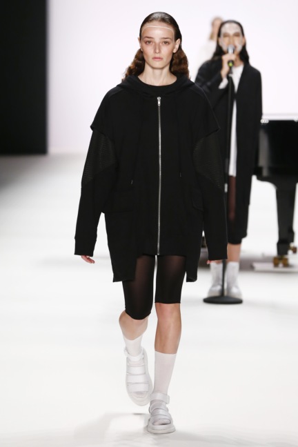 ss-2017_fashion-week-berlin_de_0012_odeur_65383