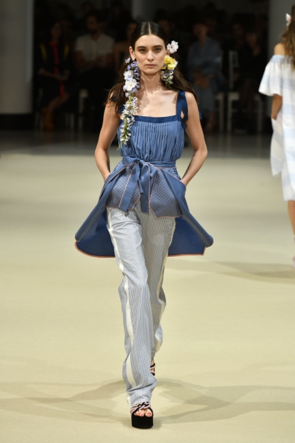 alexis_mabille_ss18_look10_0597