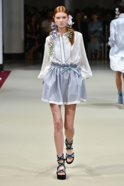 alexis_mabille_ss18_look_11