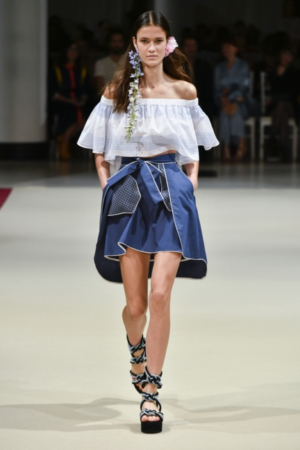 alexis_mabille_ss18_look_15