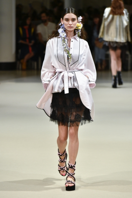 alexis_mabille_ss18_look_28