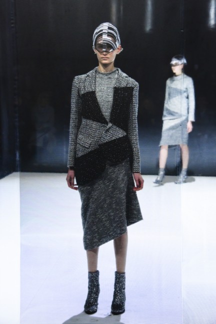 anrealage_16_17aw_noise_0443