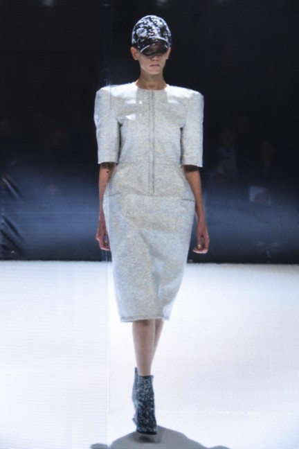 anrealage_16_17aw_noise_1031