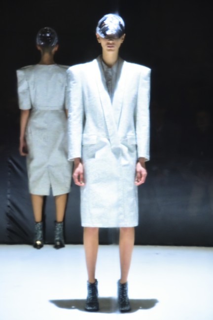 anrealage_16_17aw_noise_1079