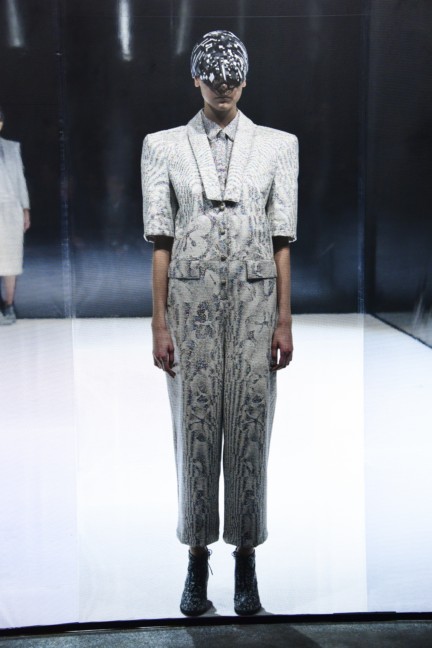 anrealage_16_17aw_noise_1192