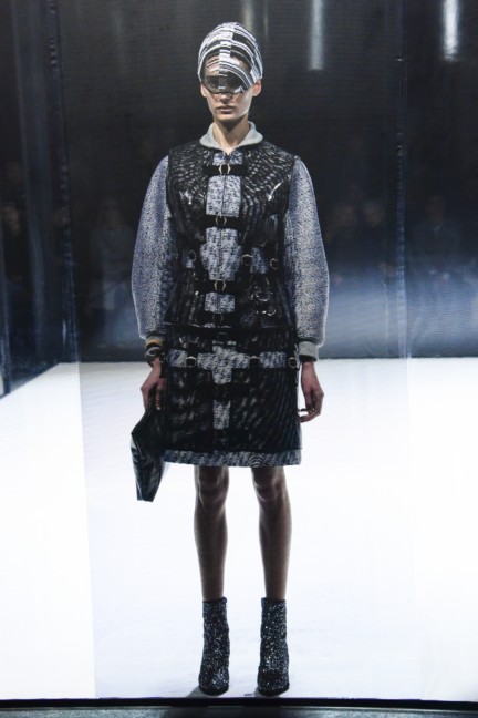 anrealage_16_17aw_noise_1435